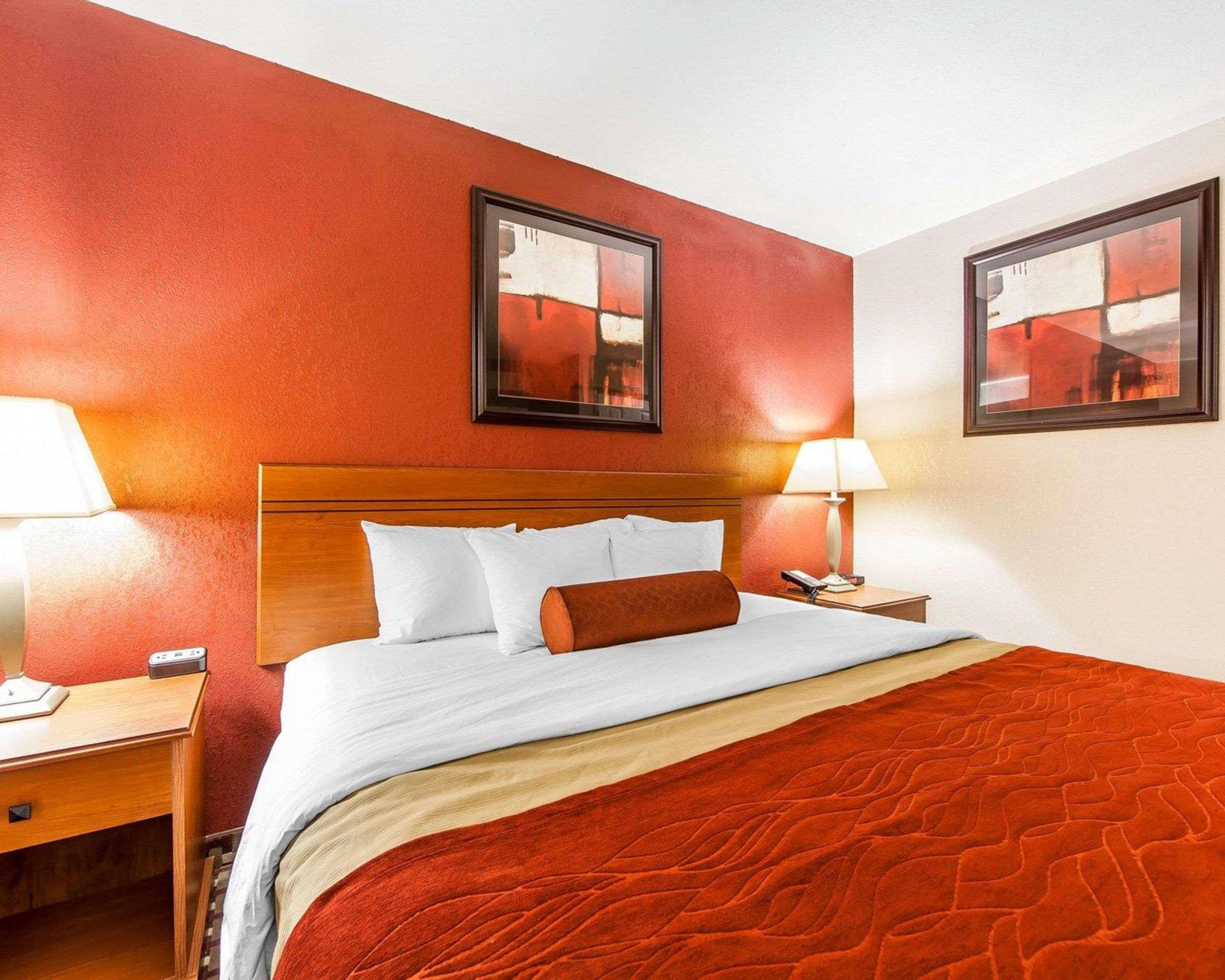 Quality Inn Seaman Экстерьер фото