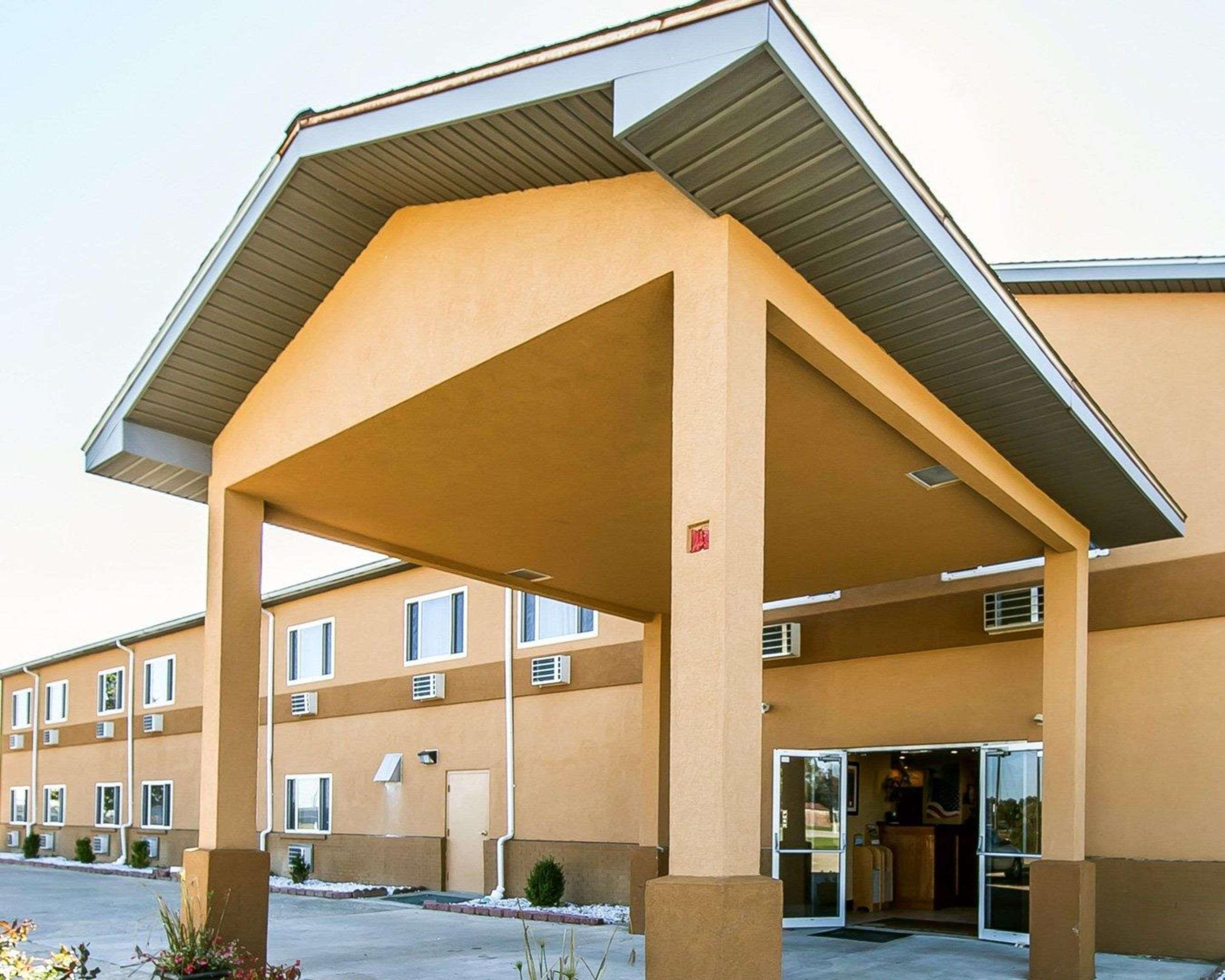 Quality Inn Seaman Экстерьер фото