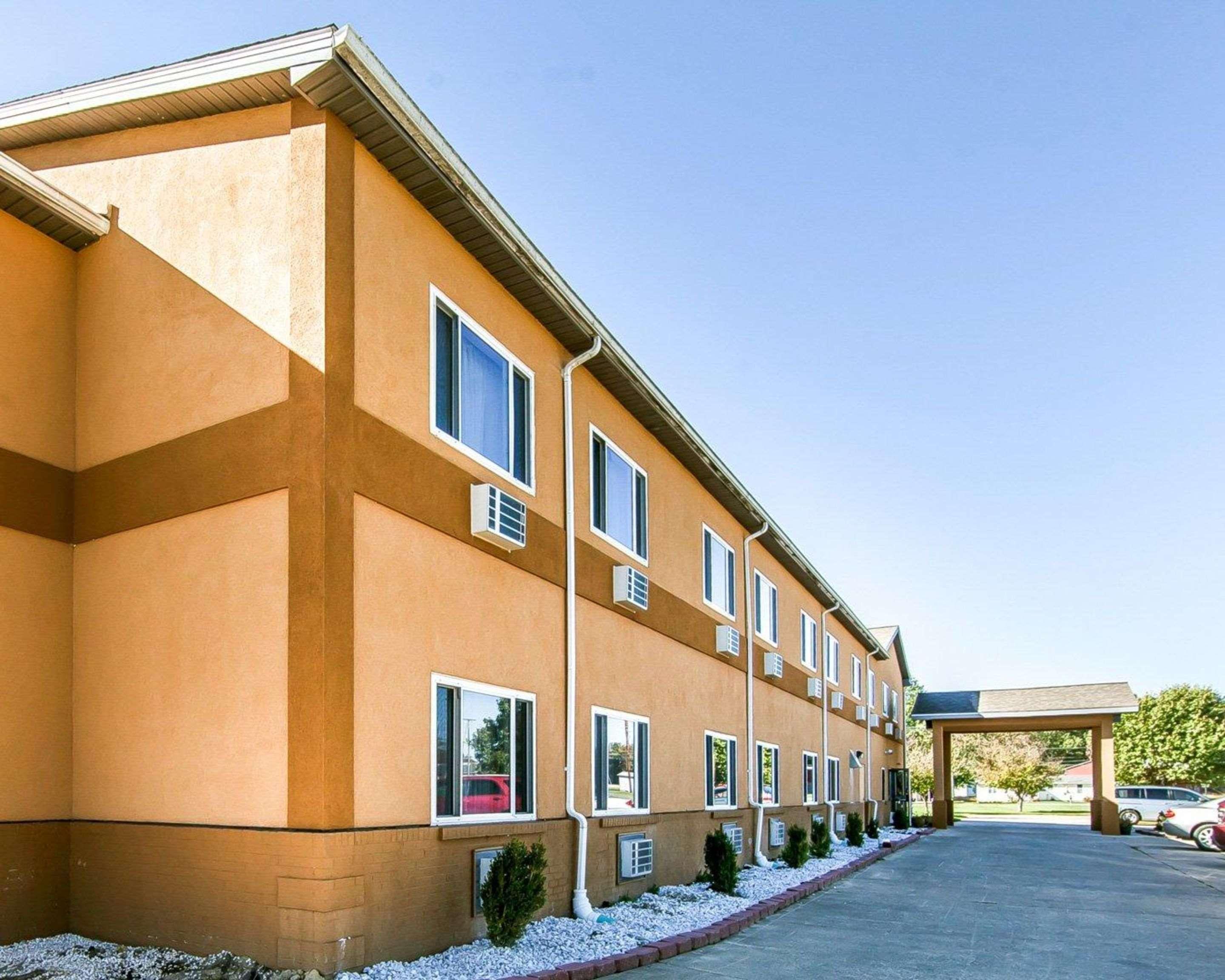 Quality Inn Seaman Экстерьер фото