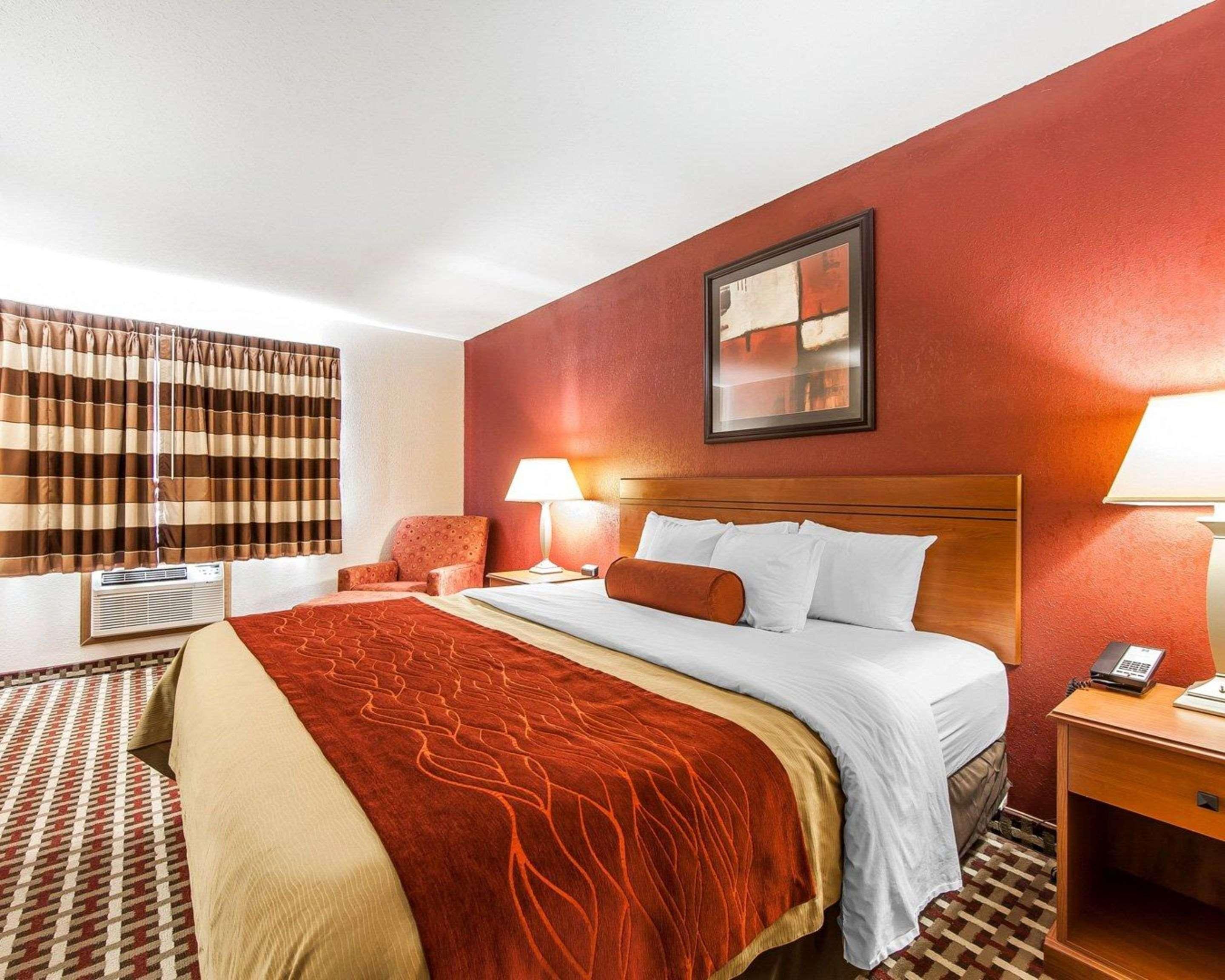 Quality Inn Seaman Экстерьер фото