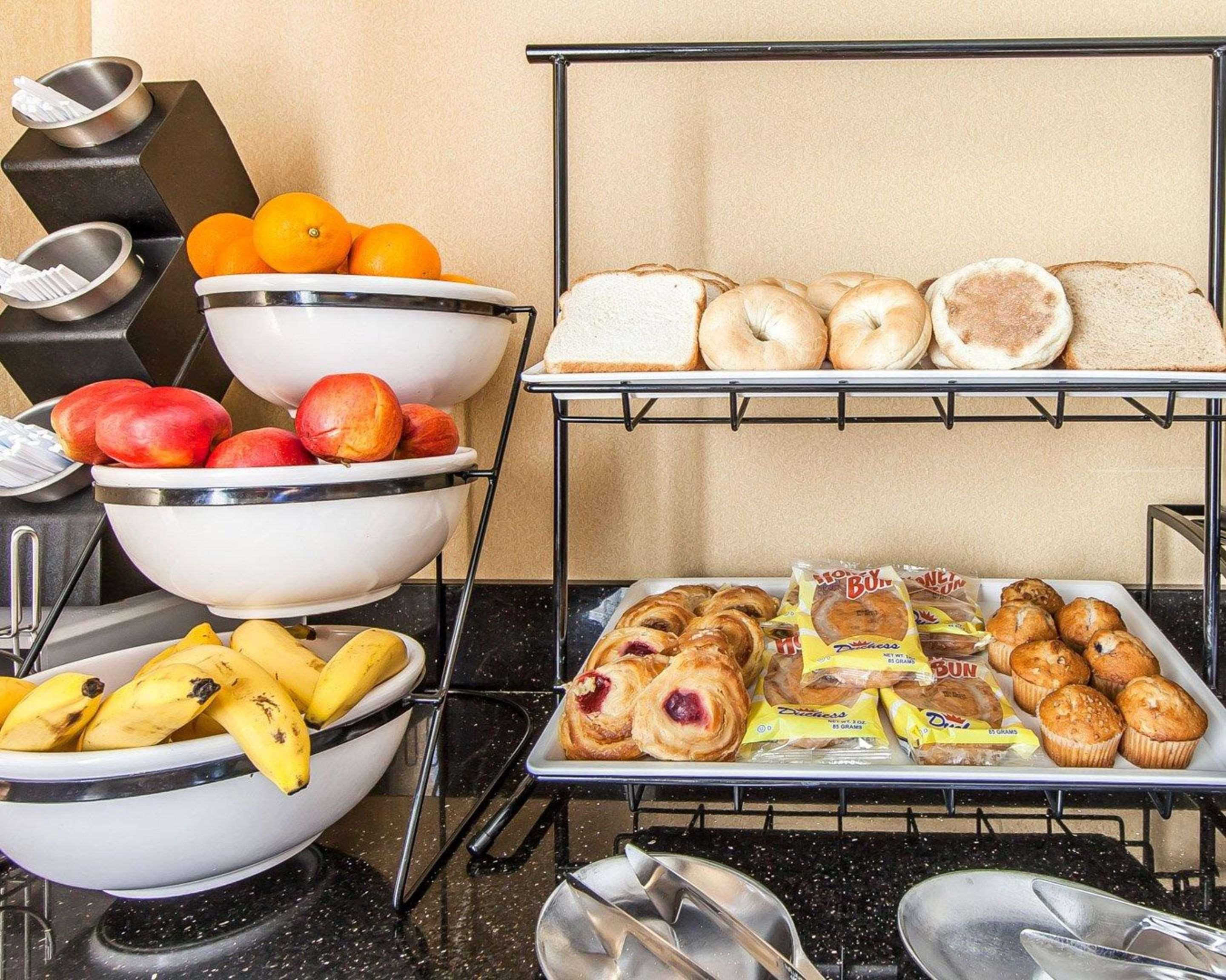 Quality Inn Seaman Экстерьер фото