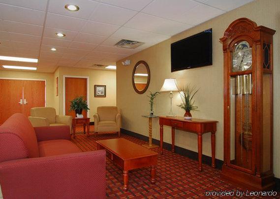 Quality Inn Seaman Интерьер фото