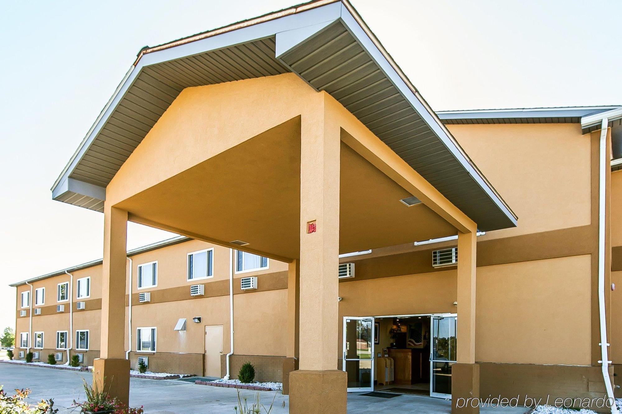Quality Inn Seaman Экстерьер фото