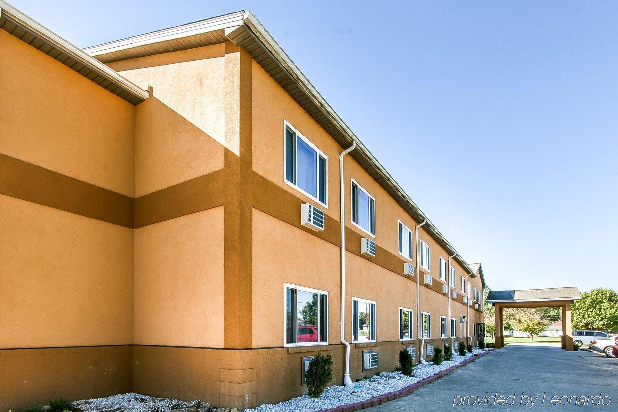 Quality Inn Seaman Экстерьер фото