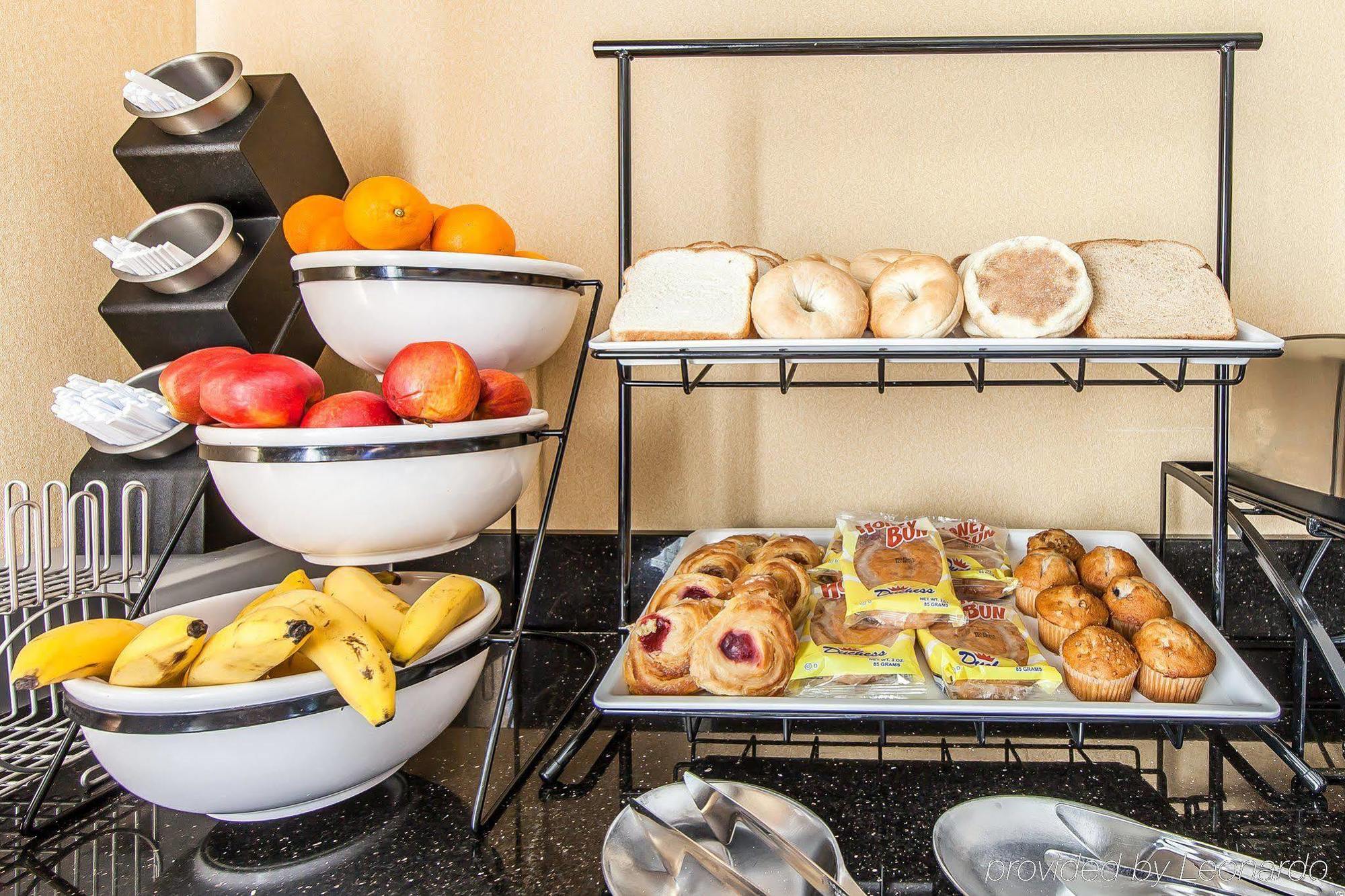 Quality Inn Seaman Экстерьер фото