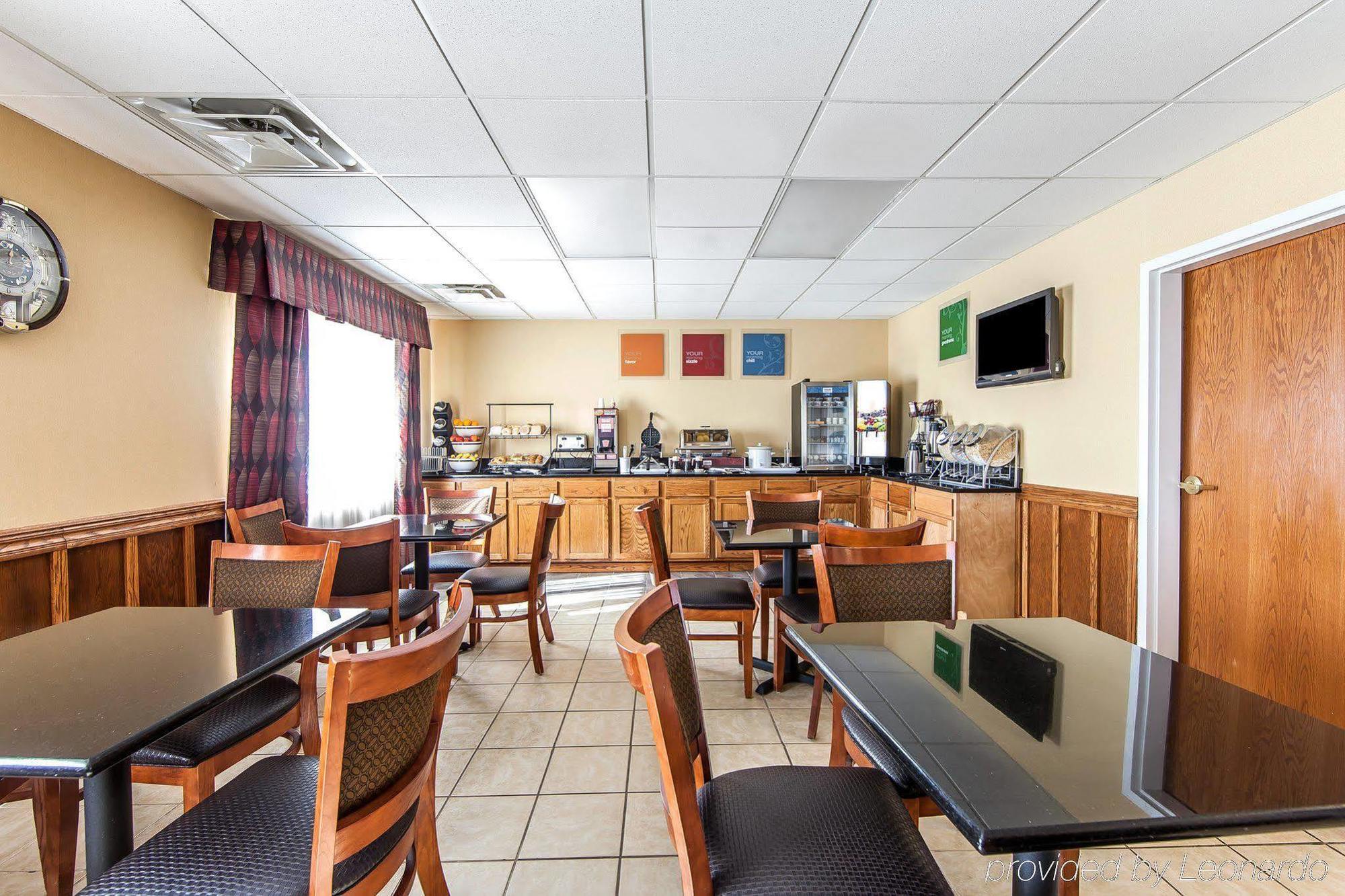 Quality Inn Seaman Экстерьер фото