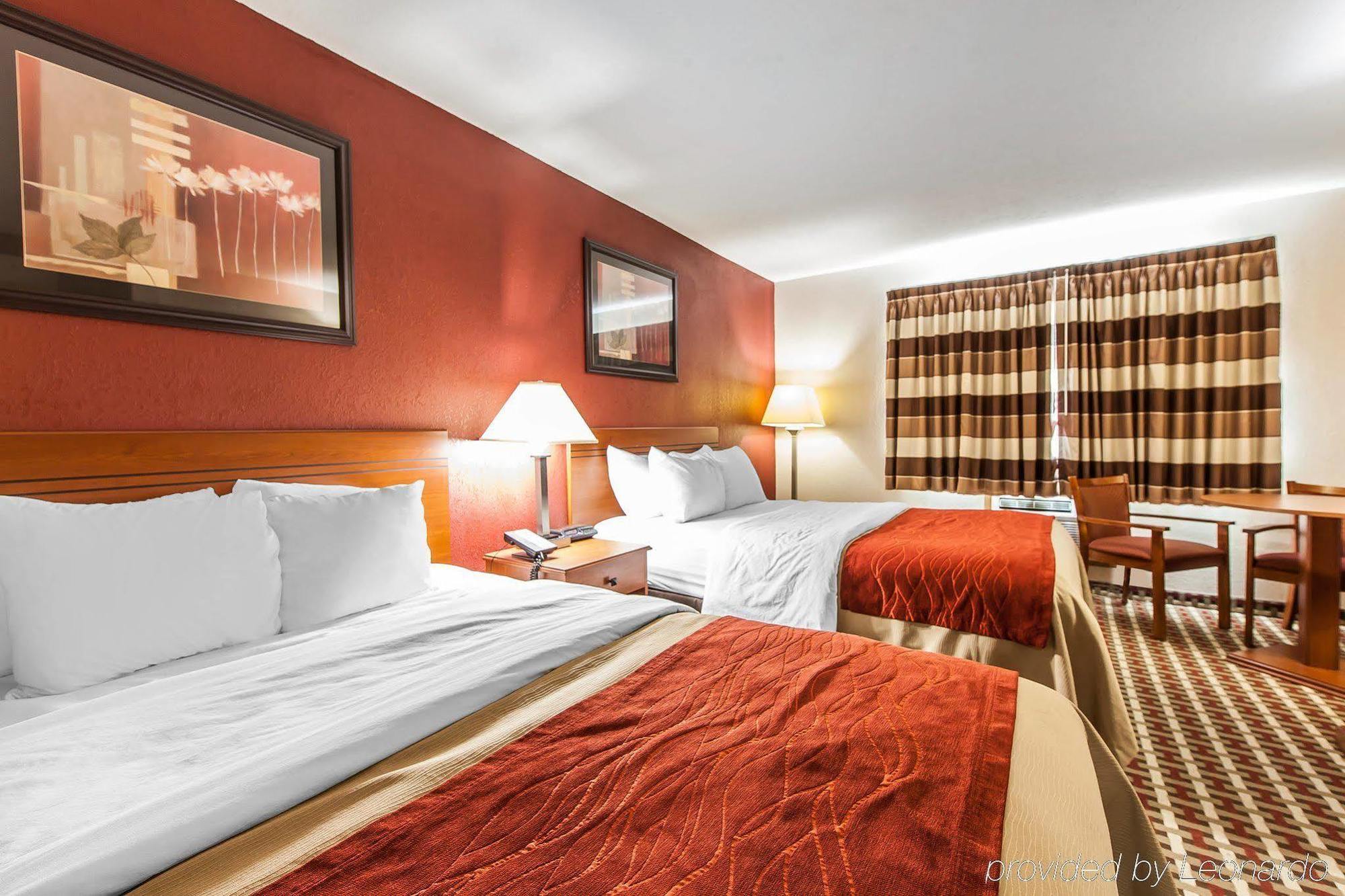 Quality Inn Seaman Экстерьер фото