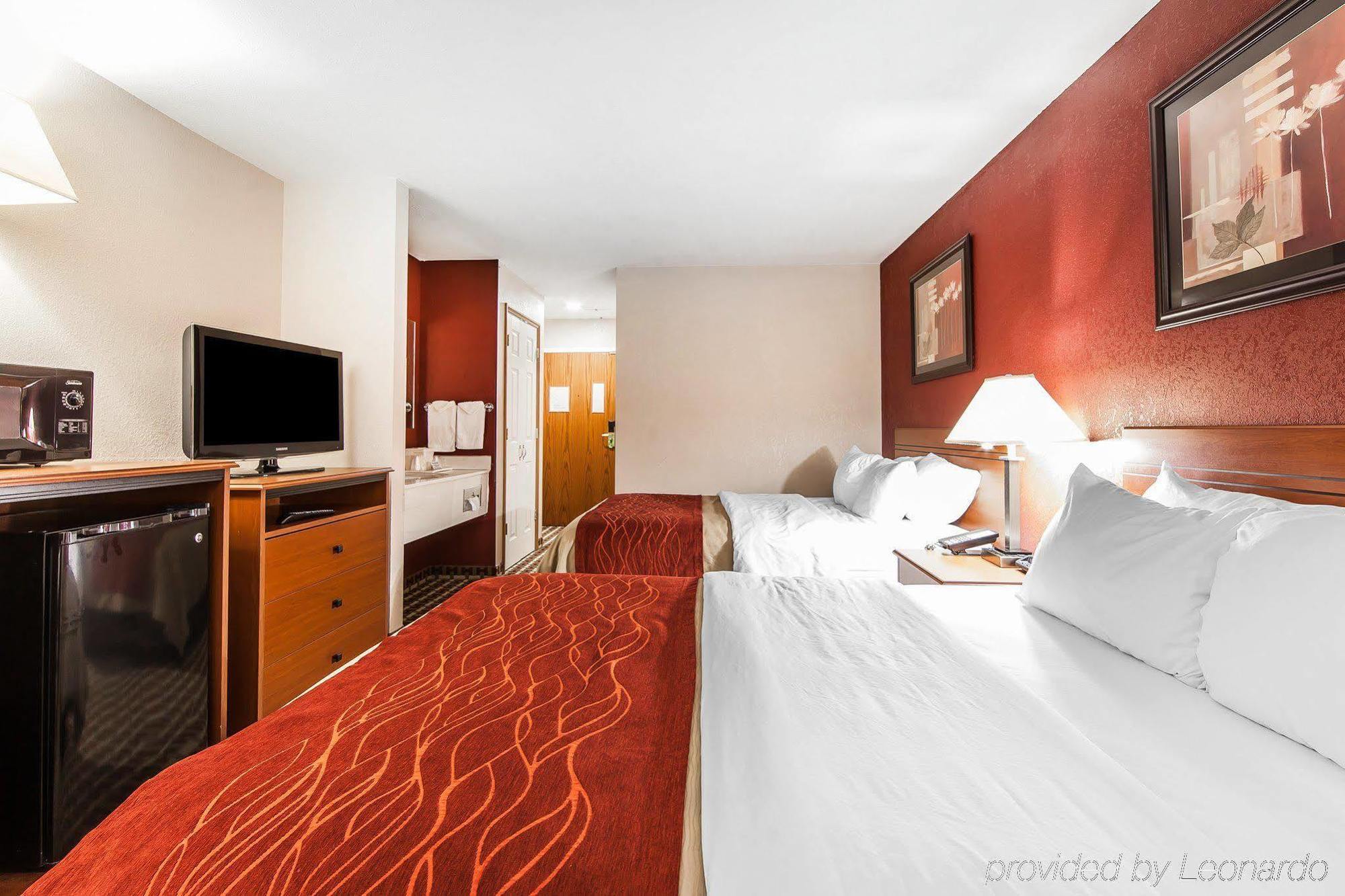Quality Inn Seaman Экстерьер фото