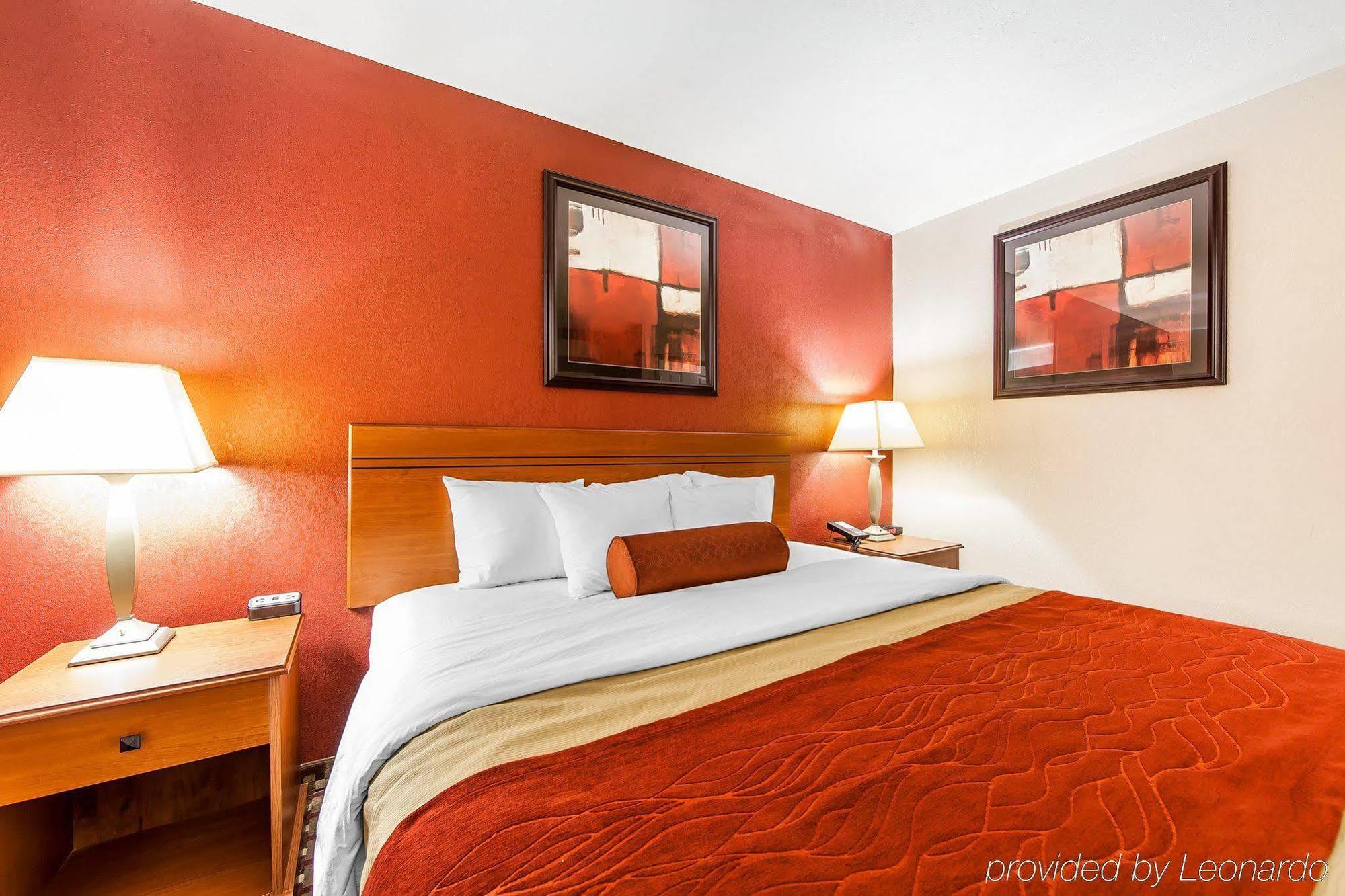 Quality Inn Seaman Экстерьер фото