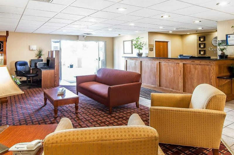 Quality Inn Seaman Экстерьер фото