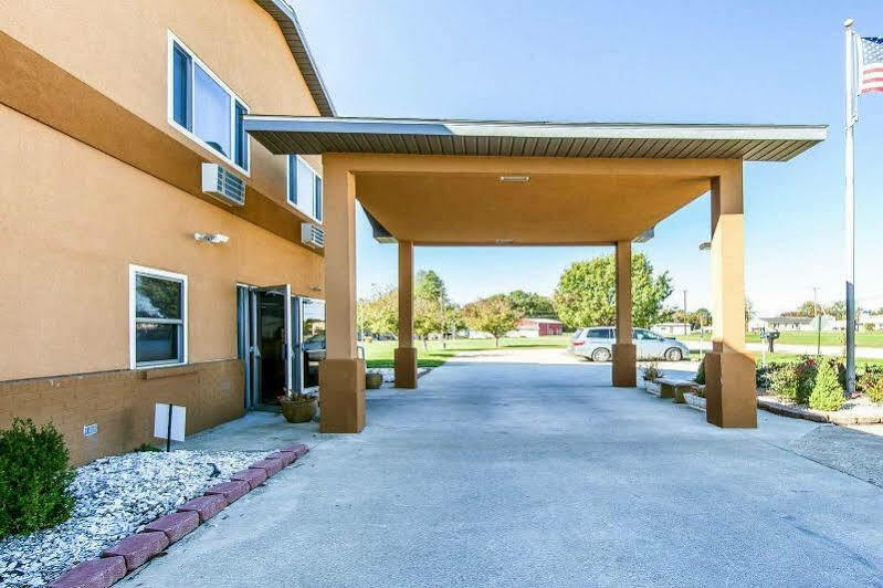 Quality Inn Seaman Экстерьер фото